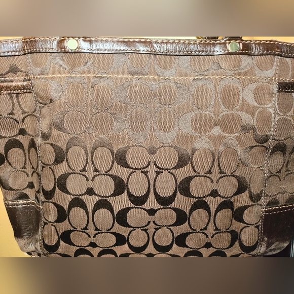 Coach Gallery Brown Signature Canvas Shoulder Bag - Picture 4 of 16